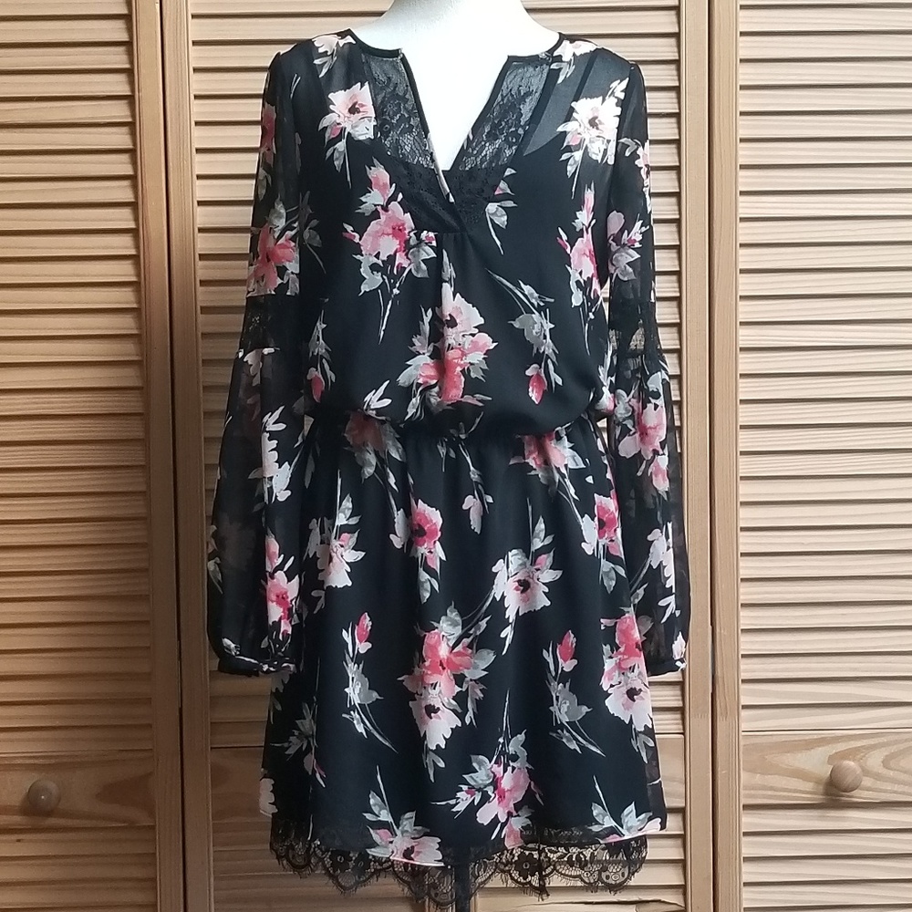 White House Black Market Long Sleeve Floral Dress